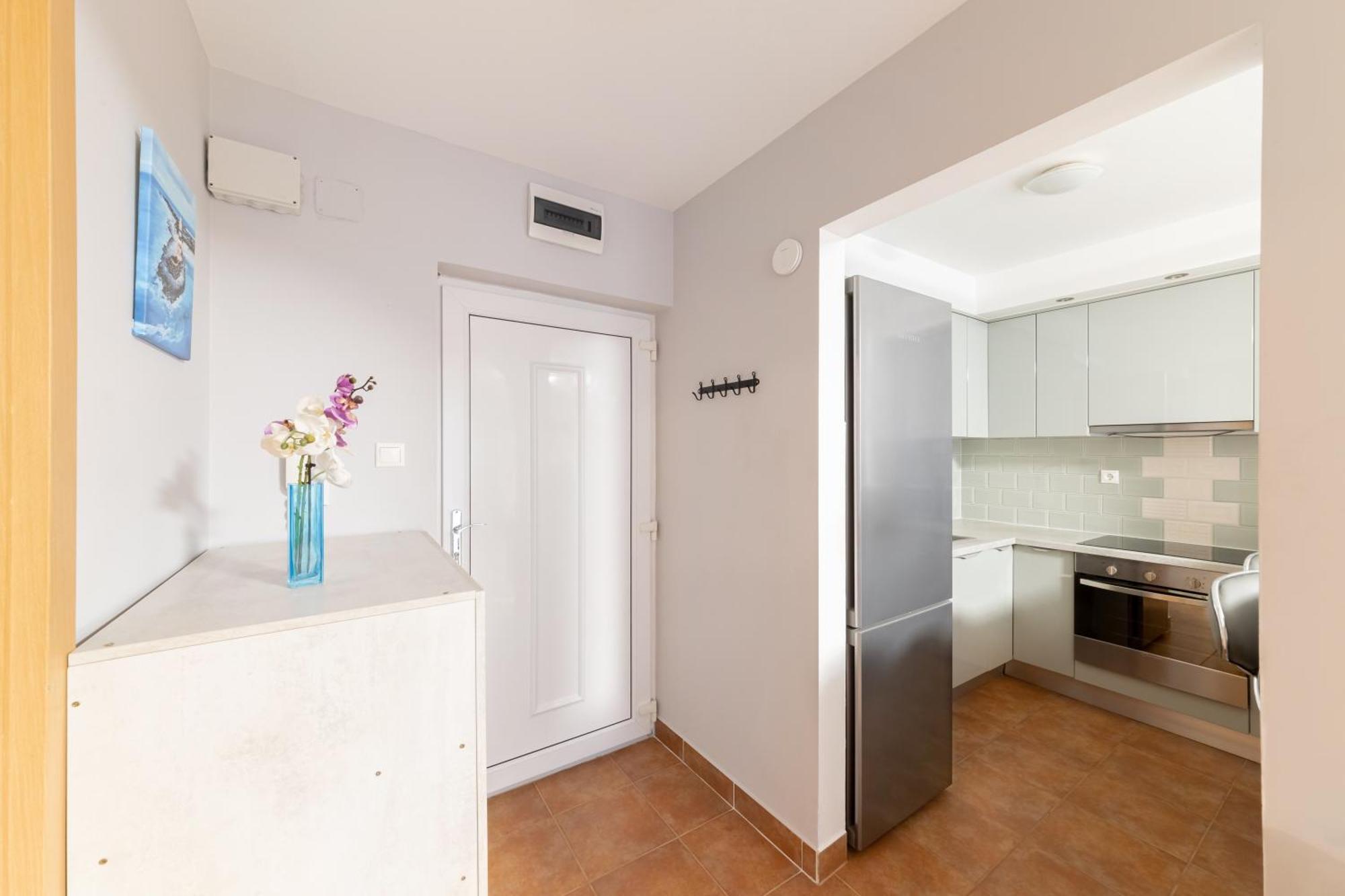 Center Budget Apartment Inside Free Parking Self Check-In Free Streaming Ac Balcony Budapest Eksteriør billede